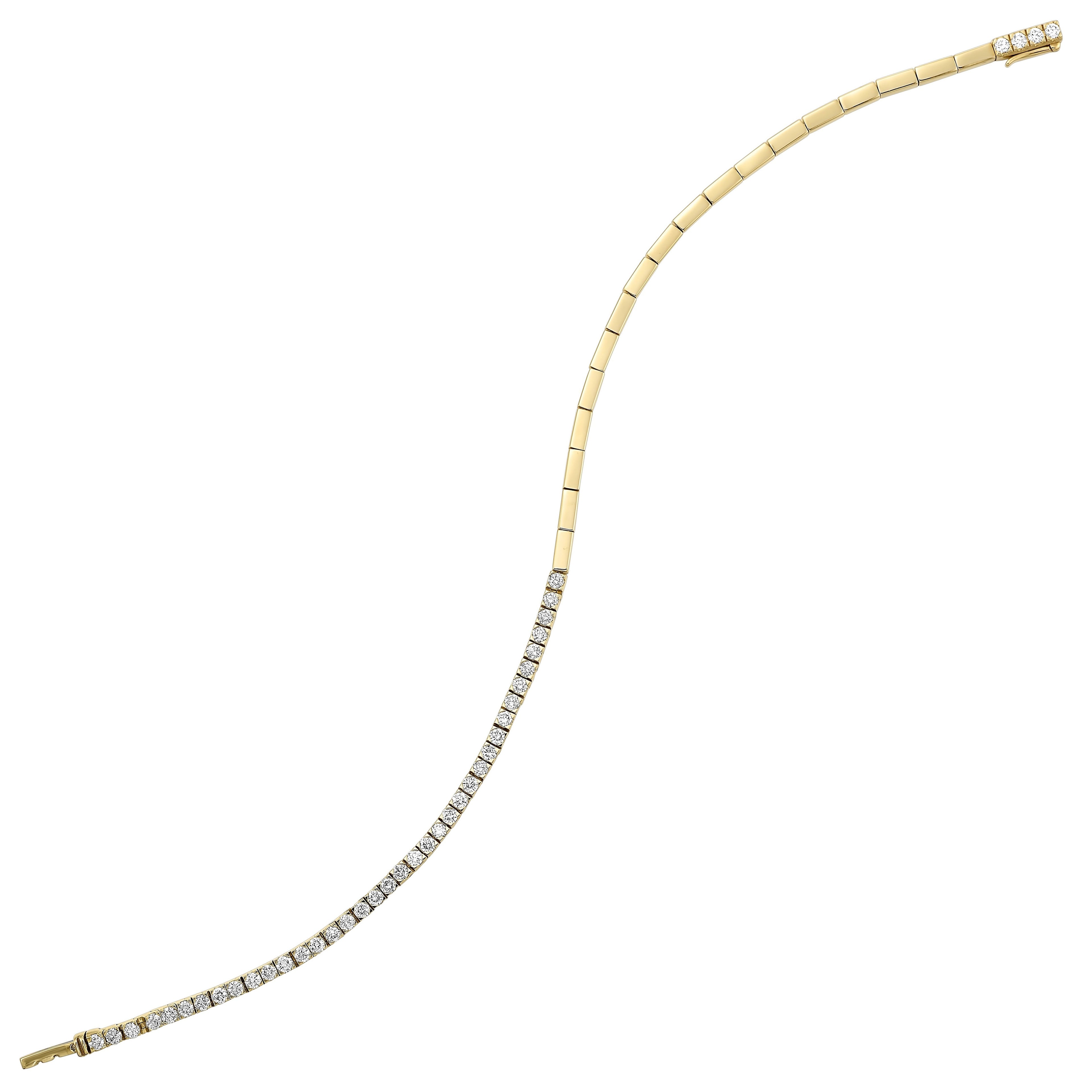 This exquisite yellow gold bracelet merges classic design with a touch of modernity. Seamlessly connecting polished links with a row of radiant diamonds, it shimmers with unmatched charm.