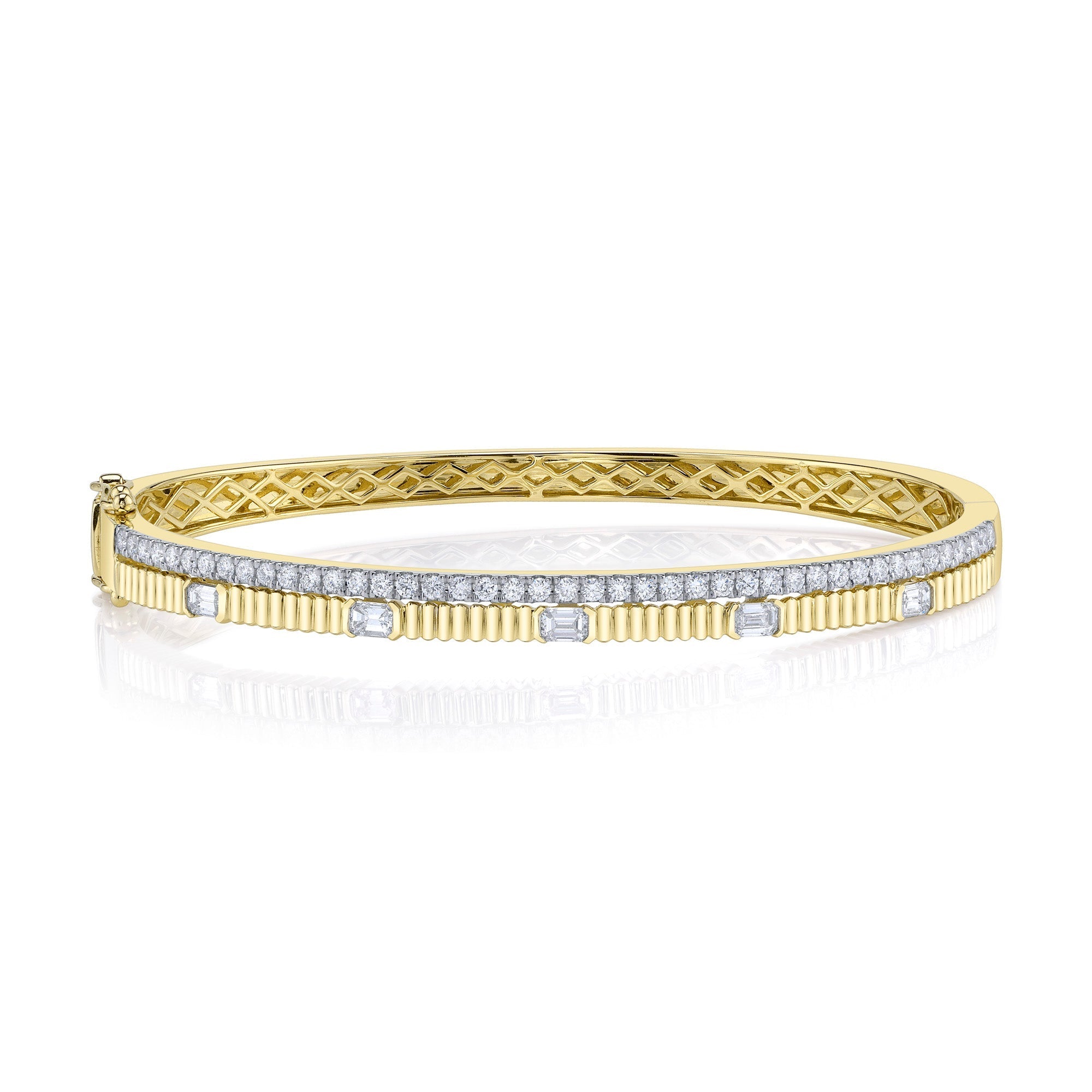 1.13CT 14K Y/G DIAMOND EMERALD RIBBED BANGLE