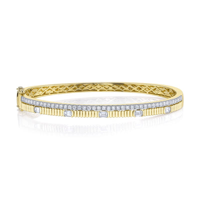 1.13CT 14K Y/G DIAMOND EMERALD RIBBED BANGLE