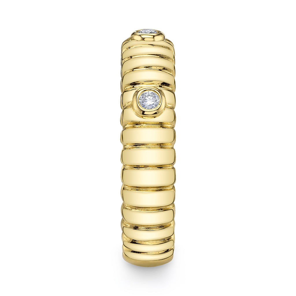 0.08CT 14K Y/G DIAMOND BEZEL RIBBED BAND